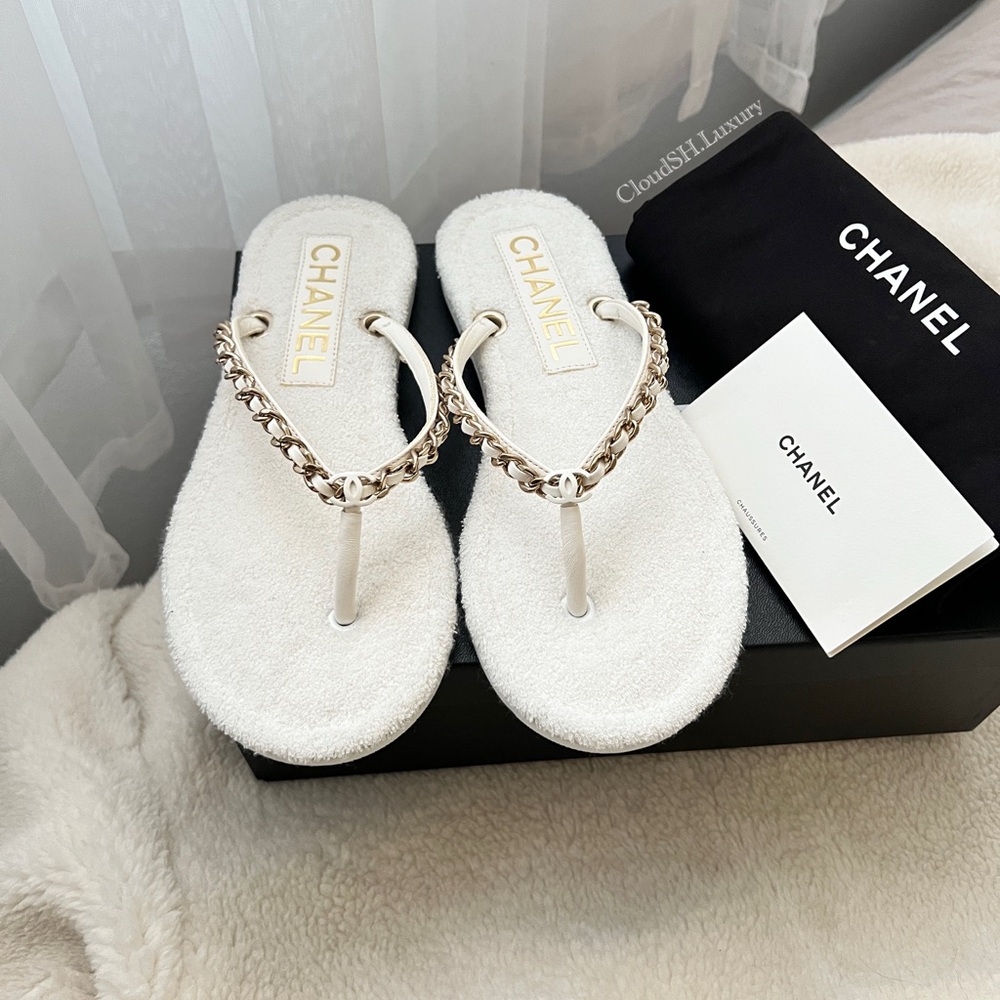 Auth Chanel Classic Chain CC Logo White Thong Sandals G39886 - Size 37